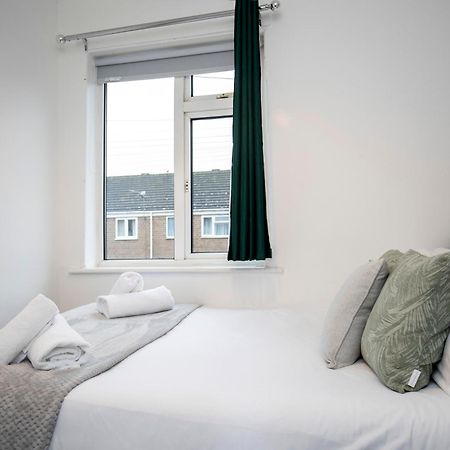 Quiet And Comfy House With 2 Bedrooms And 2 Bathrooms Super Fast Wifi And Crisp Hotel Standard White Linen Hosted By Our Home Short Stays Darlington  Exterior foto