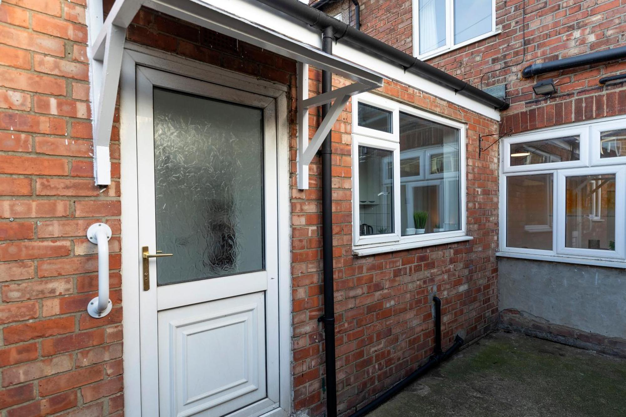 Quiet And Comfy House With 2 Bedrooms And 2 Bathrooms Super Fast Wifi And Crisp Hotel Standard White Linen Hosted By Our Home Short Stays Darlington  Exterior foto