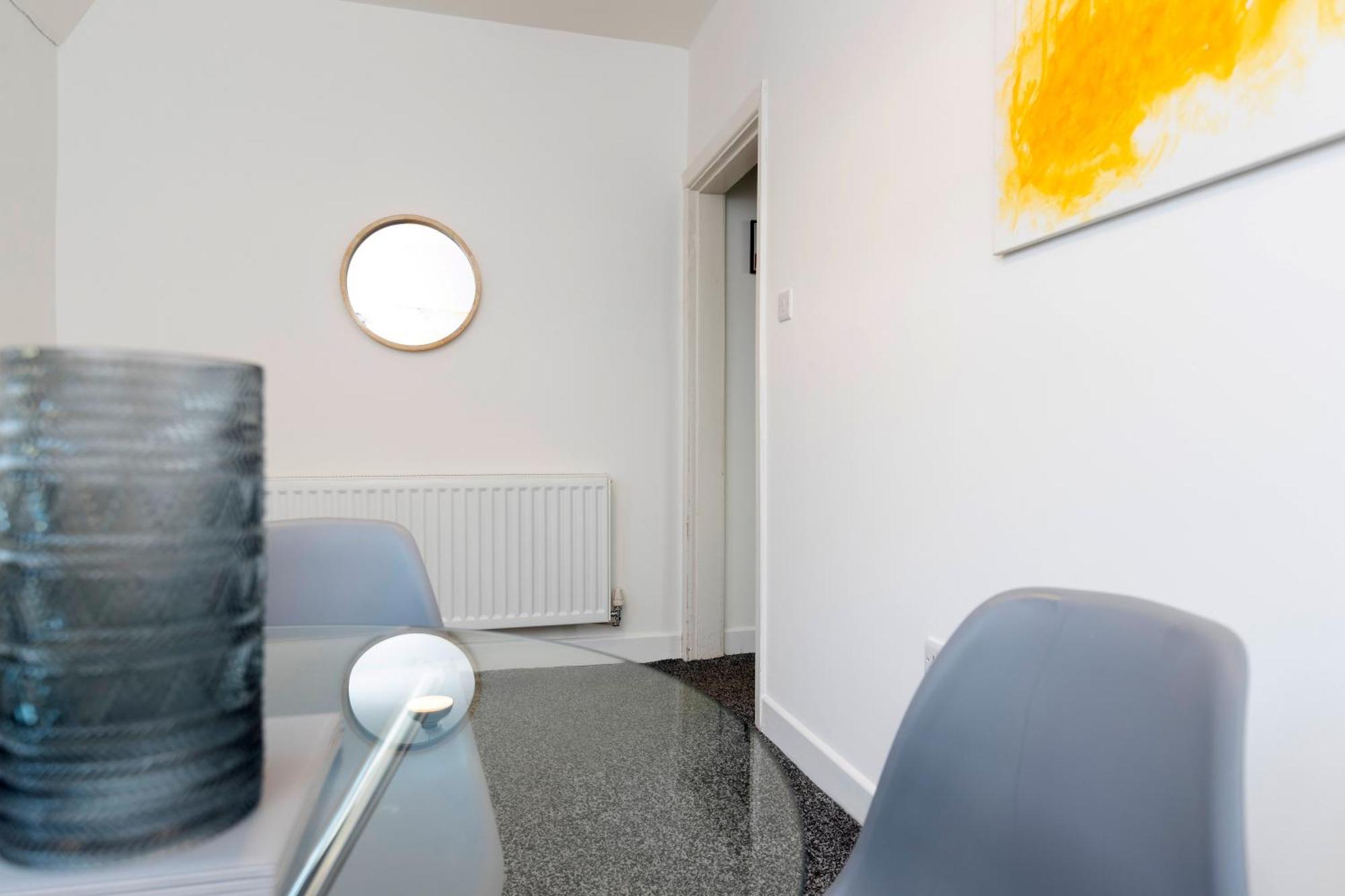 Quiet And Comfy House With 2 Bedrooms And 2 Bathrooms Super Fast Wifi And Crisp Hotel Standard White Linen Hosted By Our Home Short Stays Darlington  Exterior foto