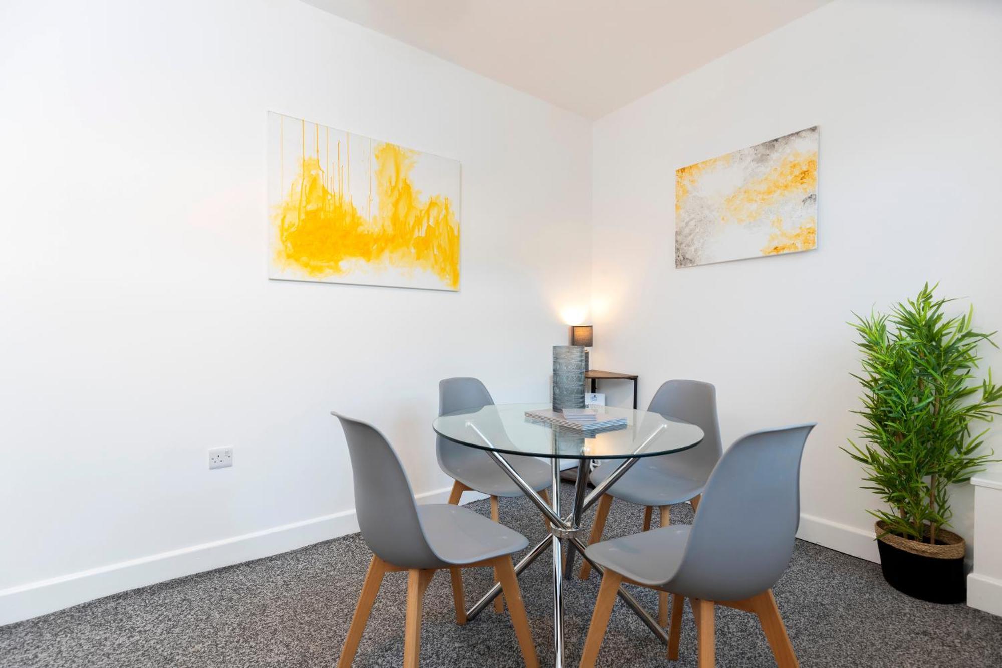 Quiet And Comfy House With 2 Bedrooms And 2 Bathrooms Super Fast Wifi And Crisp Hotel Standard White Linen Hosted By Our Home Short Stays Darlington  Exterior foto